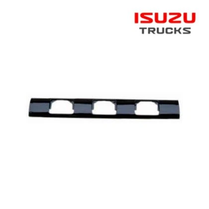 ISUZU GARNISH VĒJSTIKLS AUGŠĒJAIS CENTRS LHD